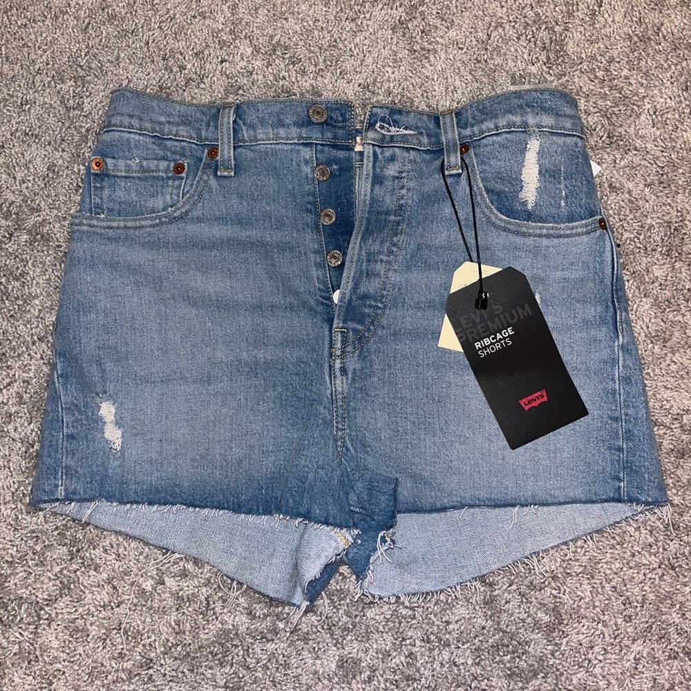 Levi’s Ribcage Jean Shorts